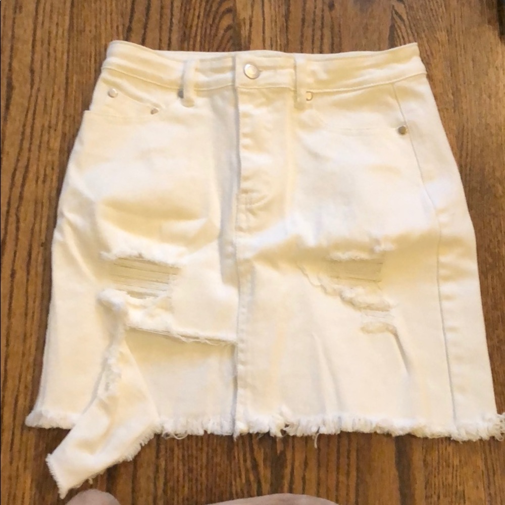 White denim skirt
